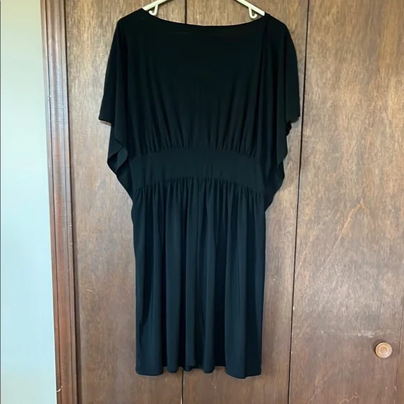 Black Midi Dress with Scoop Neck and Dolman Sleeves - Picture 5 of 5